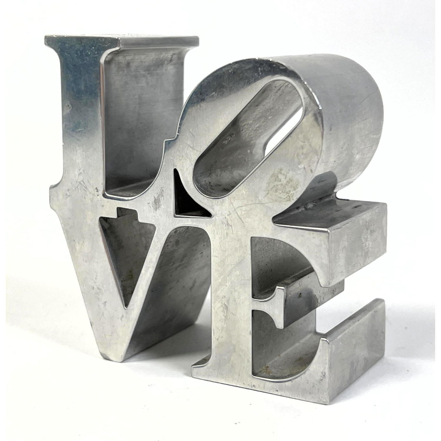 Robert Indiana LOVE Sculpture  2ba6e9