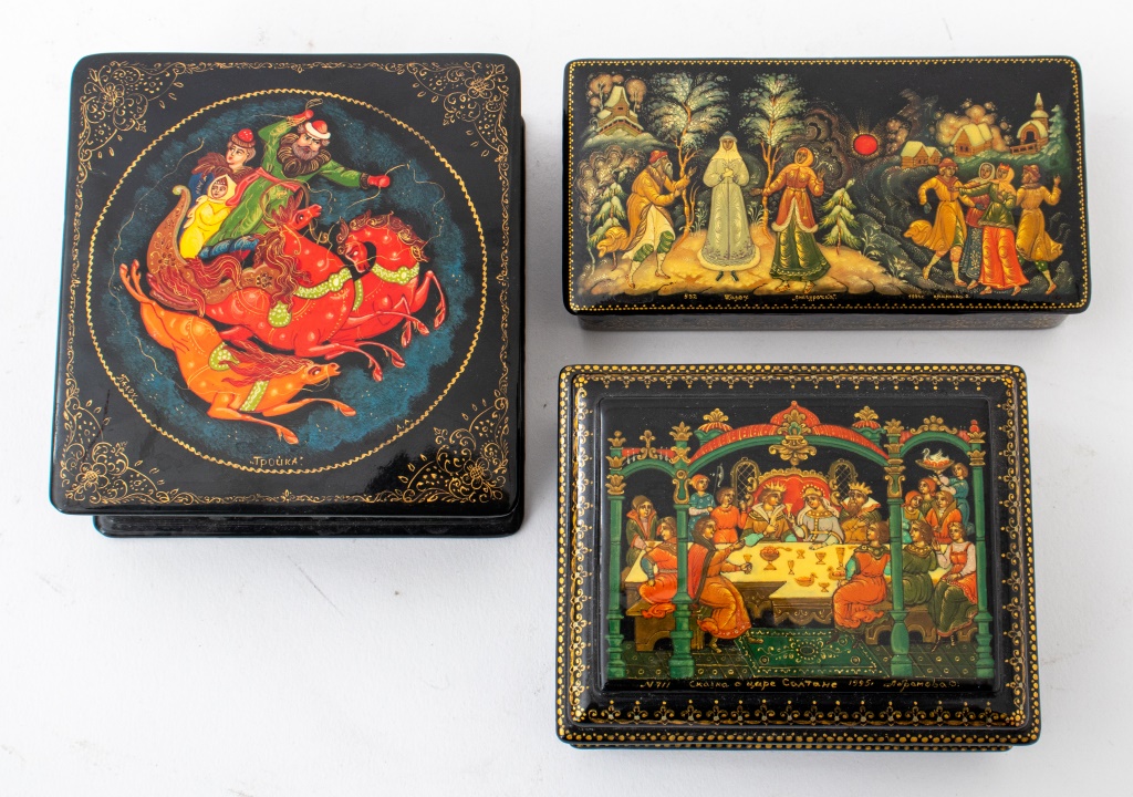 THREE RUSSIAN LACQUER BOXES PALEKH  2bb228