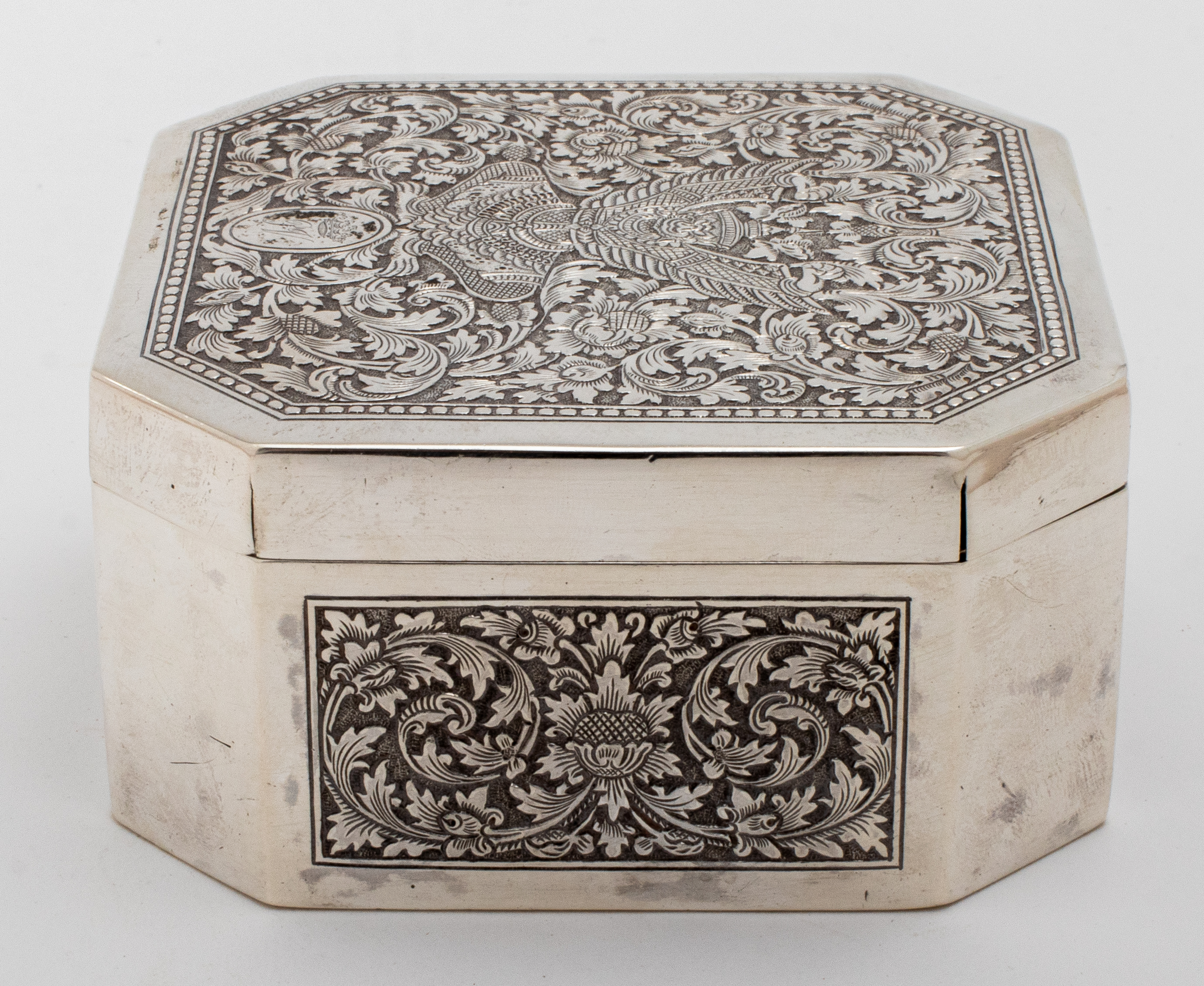 SIAMESE SILVER ENGRAVED BOX 19TH 2be1f0