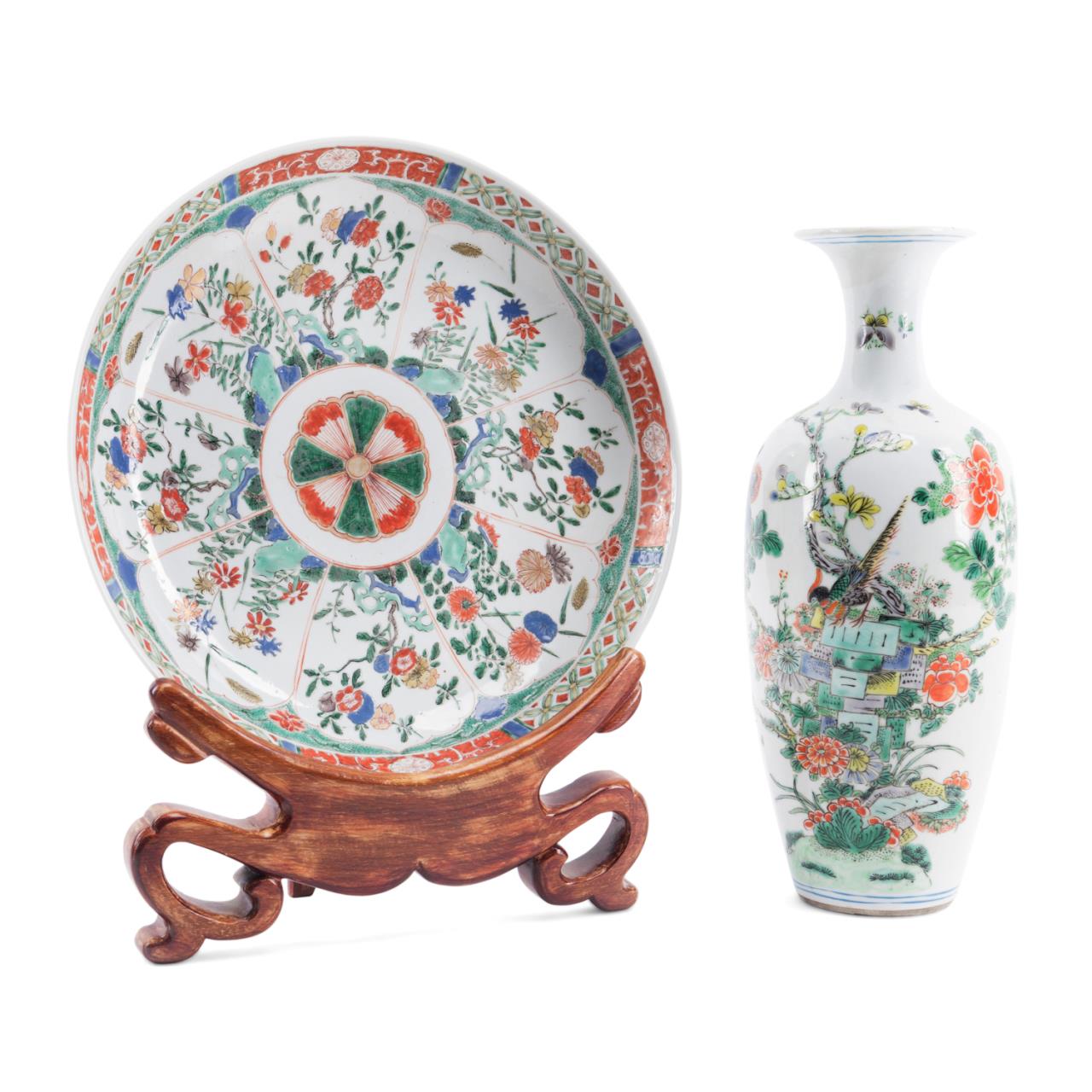TWO CHINESE FAMILLE VERTE PORCELAIN 2bfb30