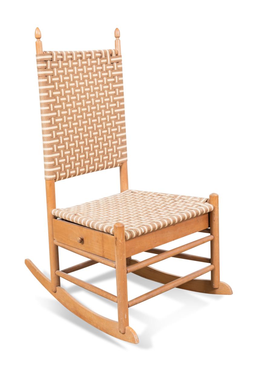 SHAKER STYLE MAPLE ROCKING CHAIR 2bfe3f