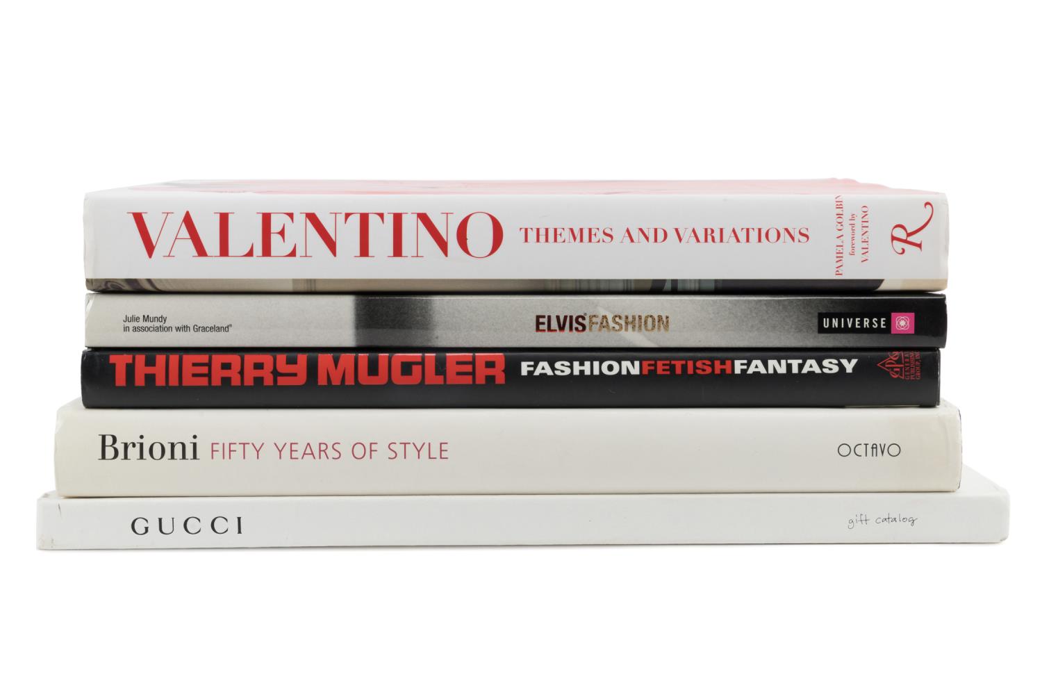 FIVE HARDCOVER BOOKS ON FASHION 2c00a7