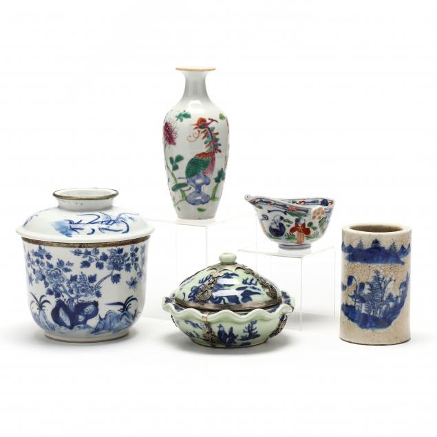 A GROUP OF CHINESE PORCELAIN 20th 2c5110