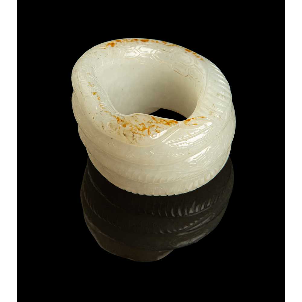 WHITE JADE WITH RUSSET SKIN SERPENT  2cce58