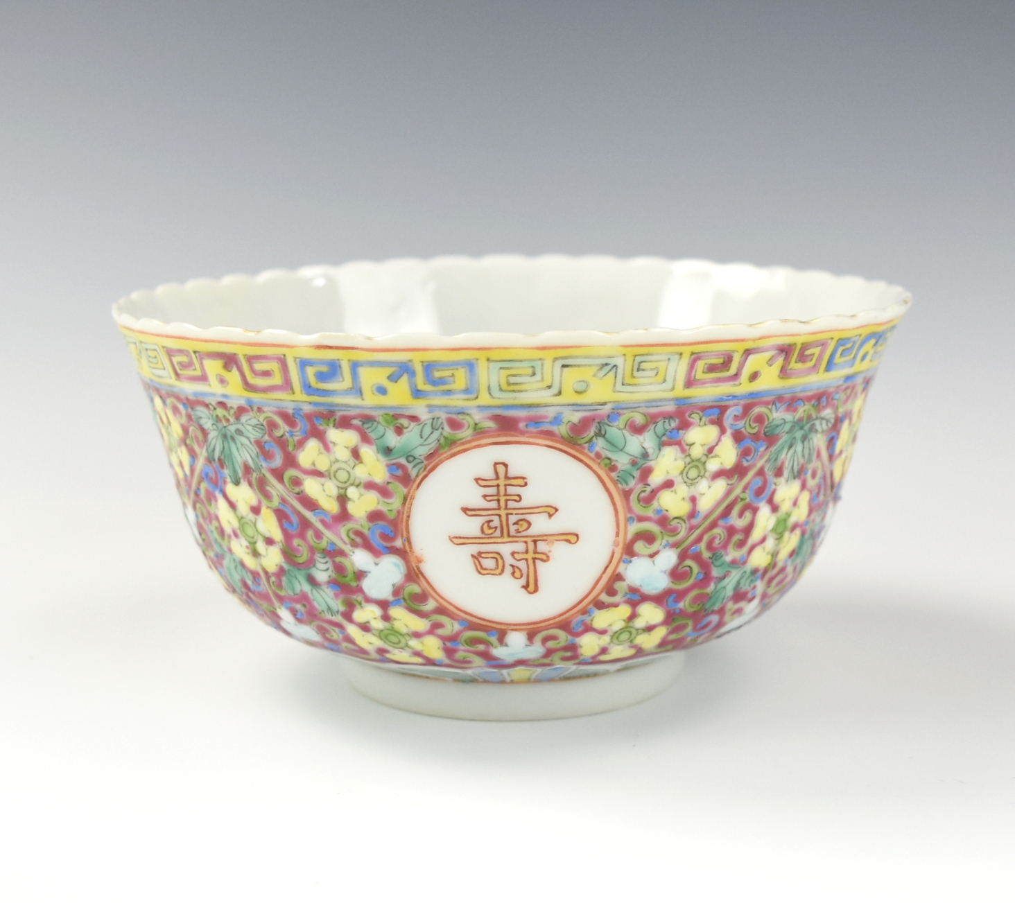 CHINESE FAMILLE ROSE BOWL W/ FLOWER, ROC