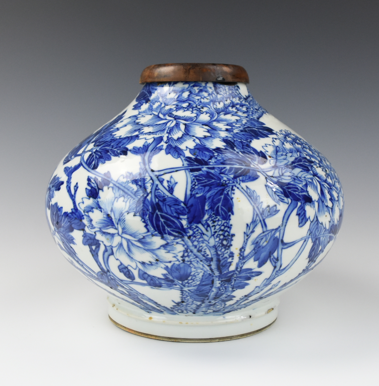 CHINESE BLUE WHITE VASE 18TH 2ceeed