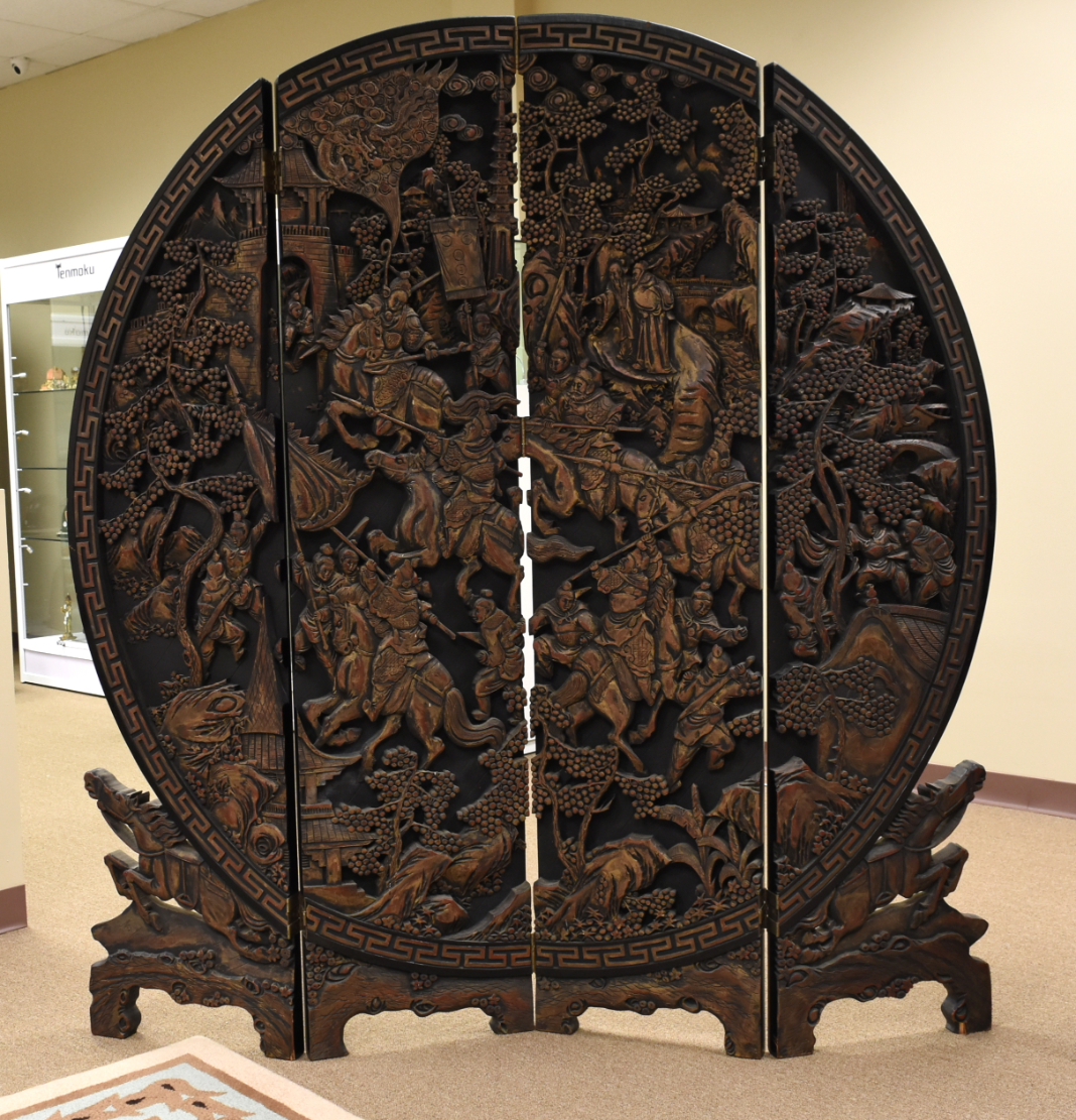 LARGE CHINESE GILT LACQUER SCREEN 2cef3b