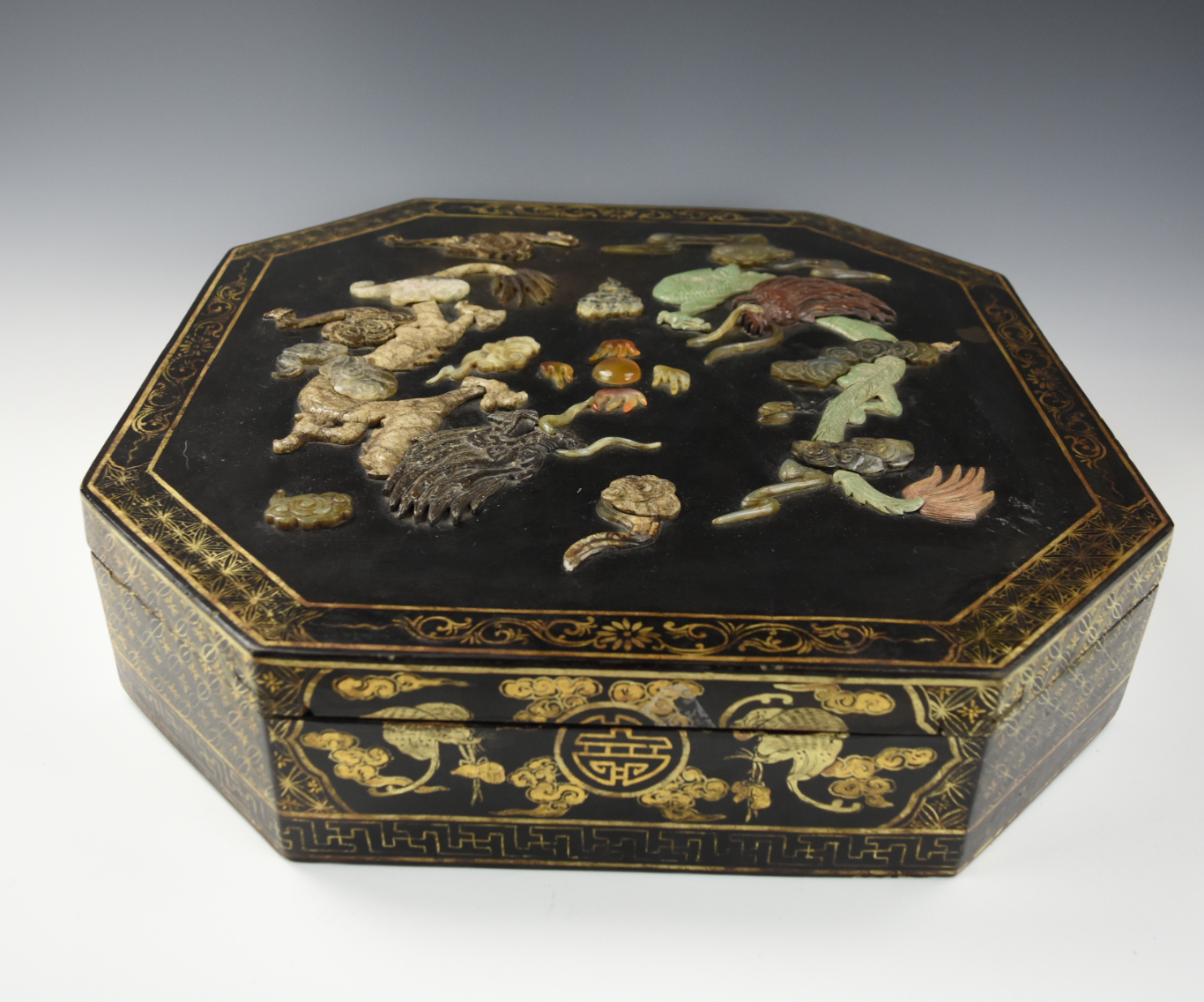 CHINESE GILT LACQUER COVER BOX 2cef93