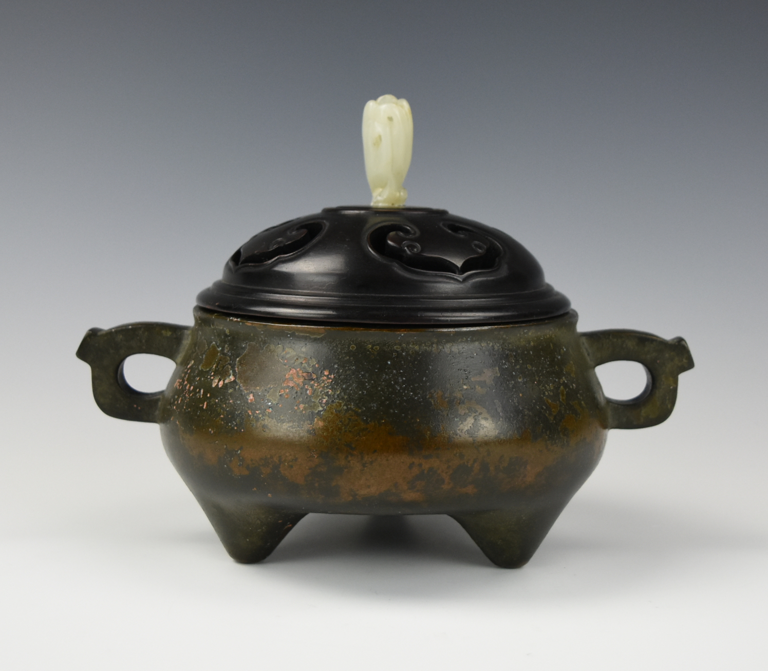 CHINESE BRONZE EAR CENSER AND WOODEN 2cefa4