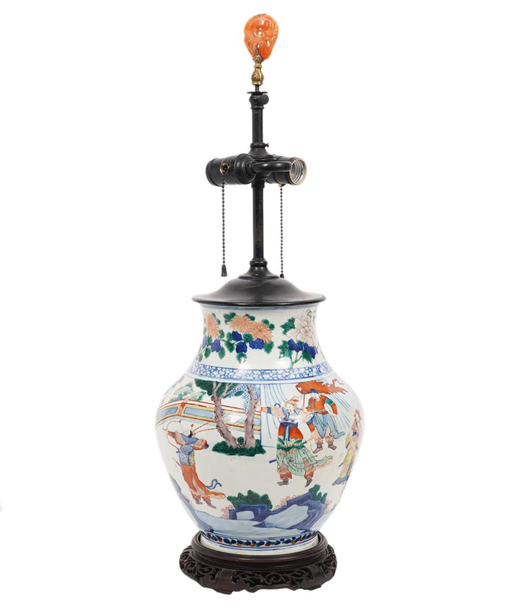 CHINESE PORCELAIN TABLE LAMP W/