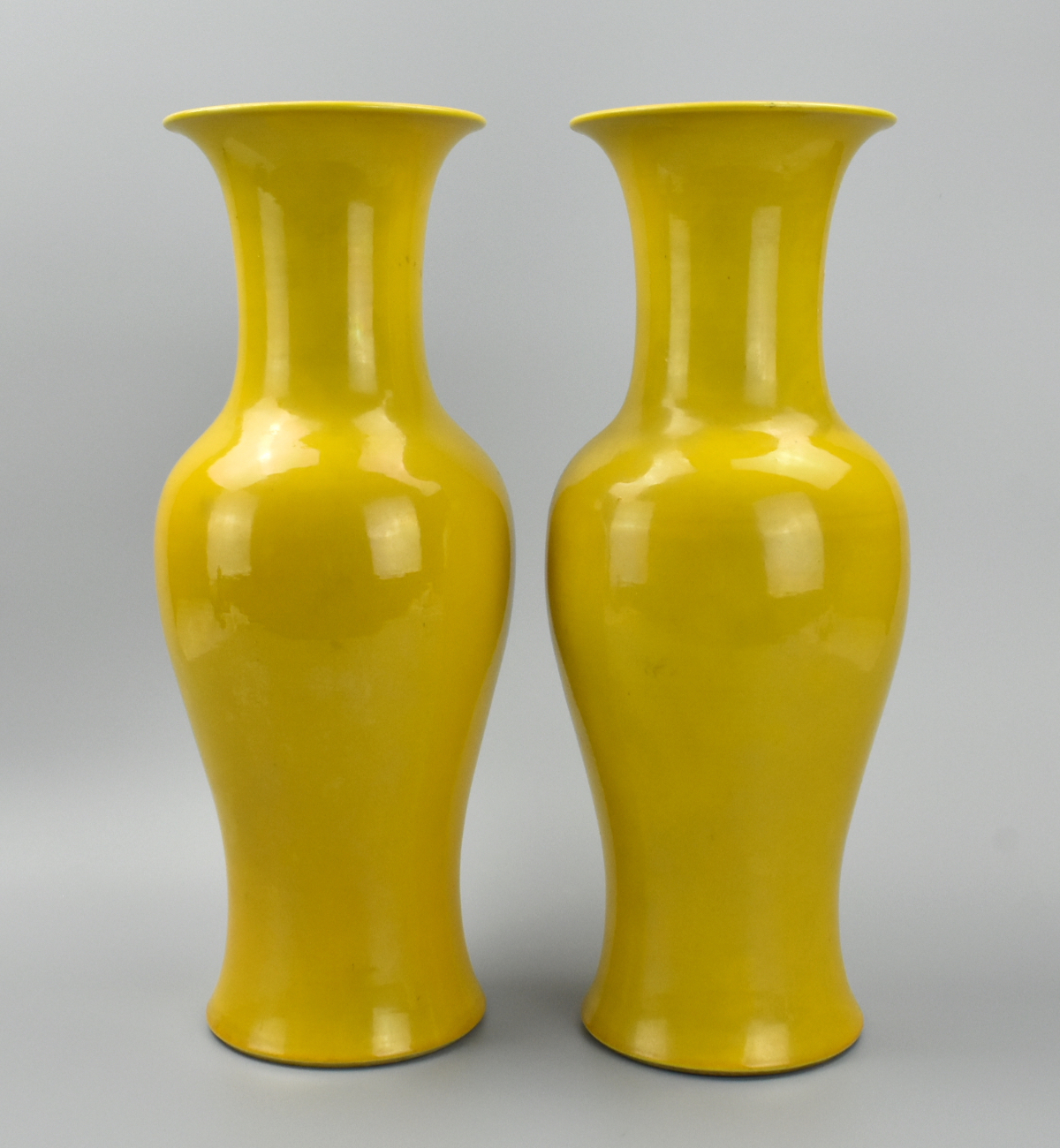 PAIR OF CHINESE YELLOW GLAZED VASES 19T 20H 2cf60f