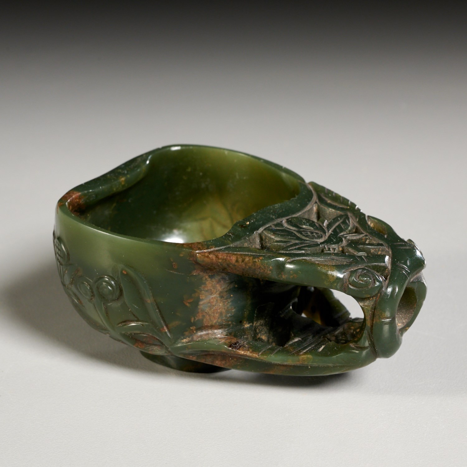 CHINESE CARVED JADE LIBATION CUP 2cdece