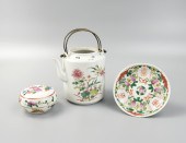 GROUP OF 3 FAMILLE ROSE TEAPOT  2ce891