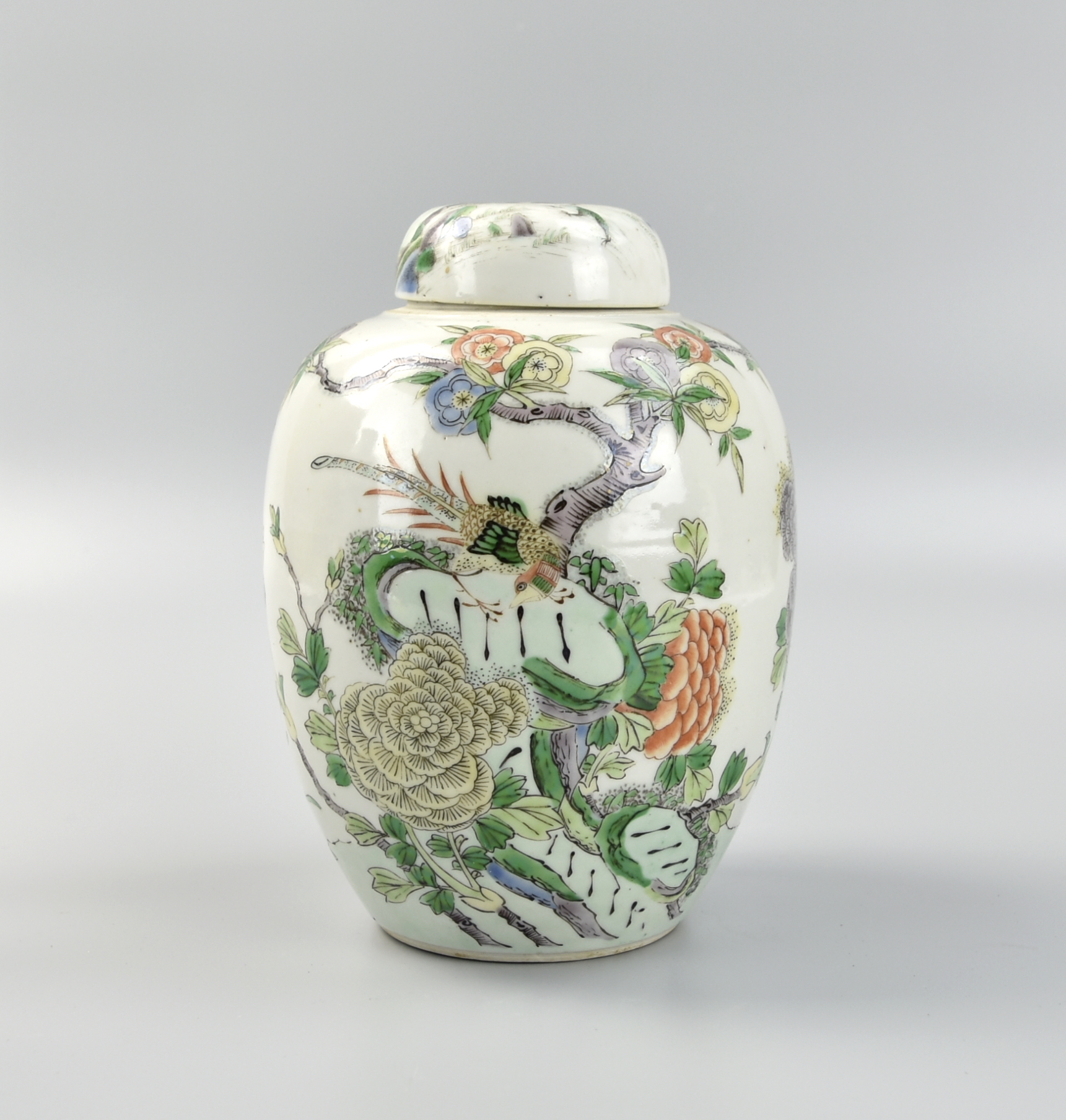 CHINESE FAMILLE VERTE JAR AND COVER  2ce8e4