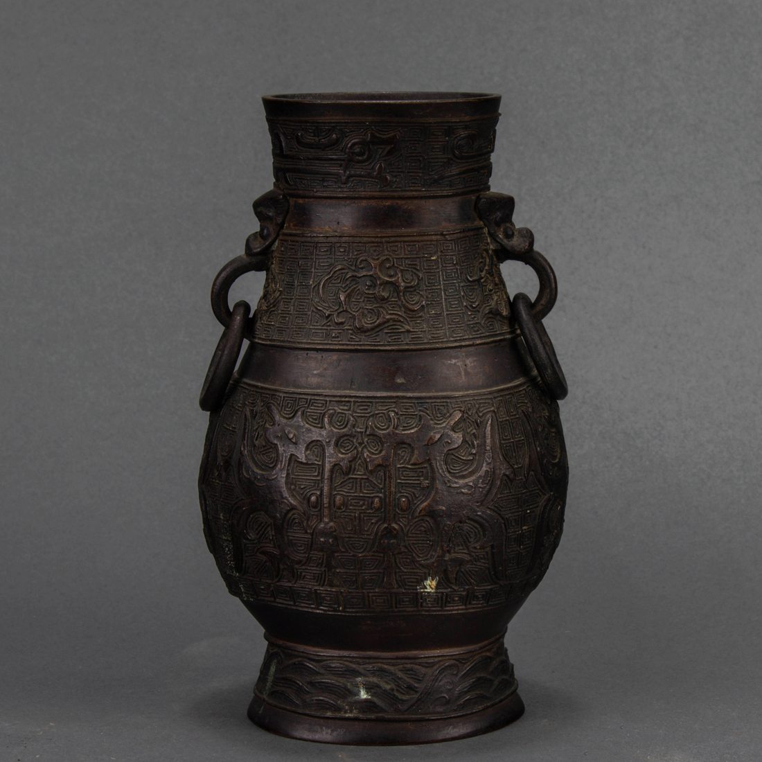 CHINESE ARCHAISTIC BRONZE HU VASE 2d13a6