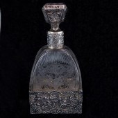 A CONTINENTAL ETCHED GLASS DECANTER 2d1153