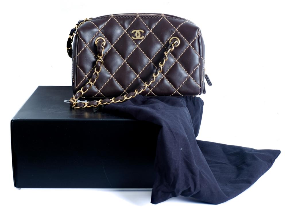 LIKE NEW QUILTED LEATHER CHANEL 2d48a0