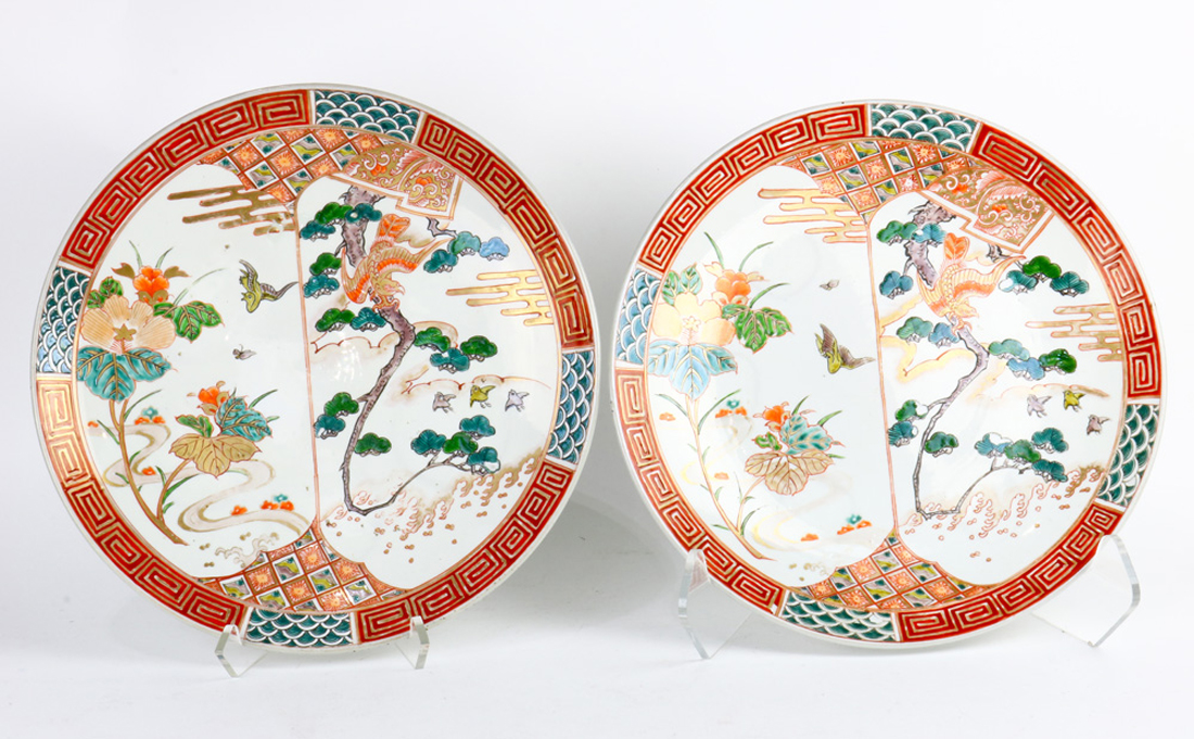 JAPANESE PAIR OF IMARI CHARGERS 2d2dfb