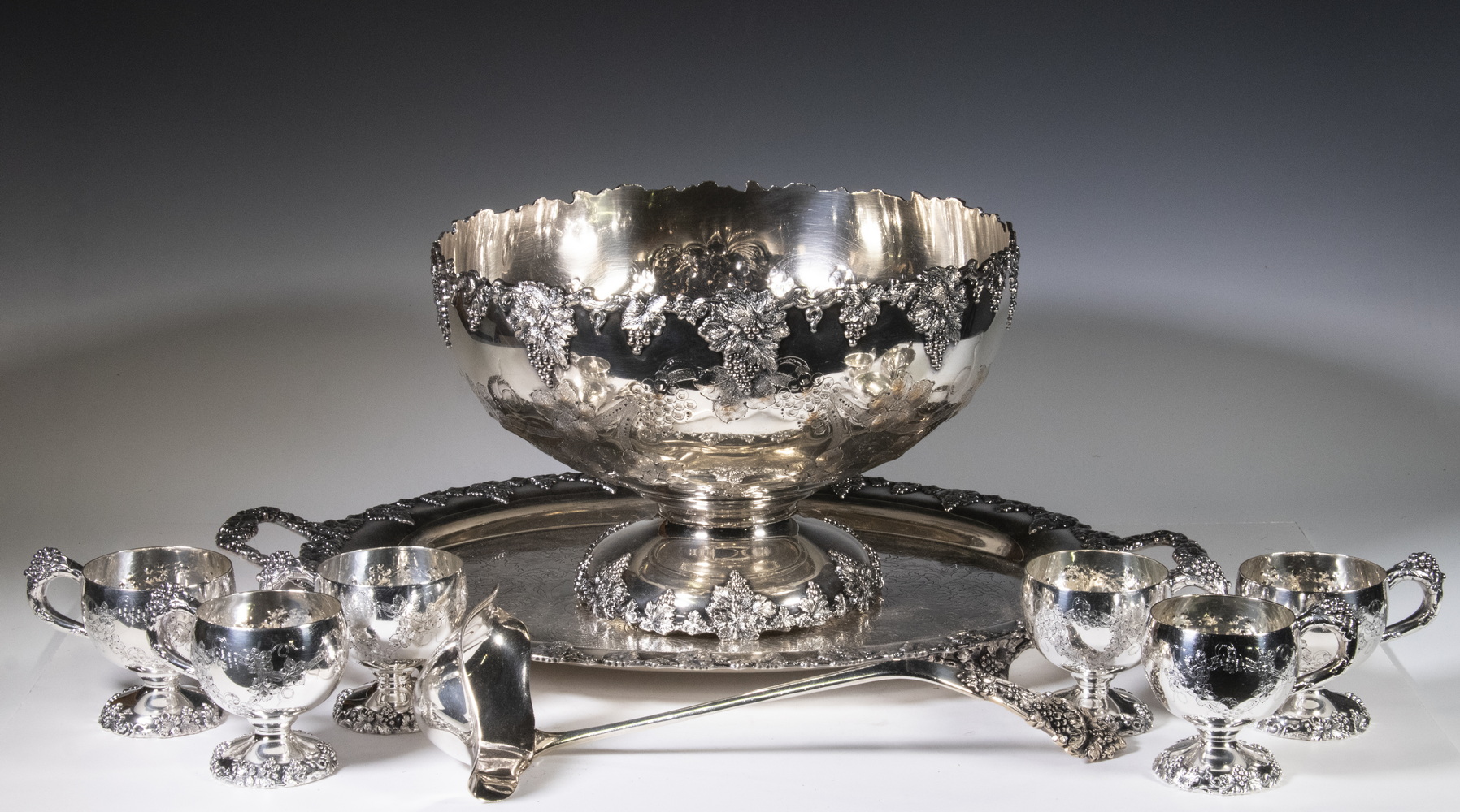 SILVER PLATE PUNCH BOWL SET BY 2d678d