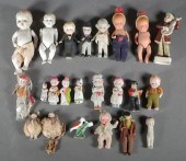 EARLY 1900S MINIATURE BISQUE DOLLSGroup 2d69dd