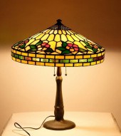AMERICAN LEADED GLASS TABLE LAMP  2d5374