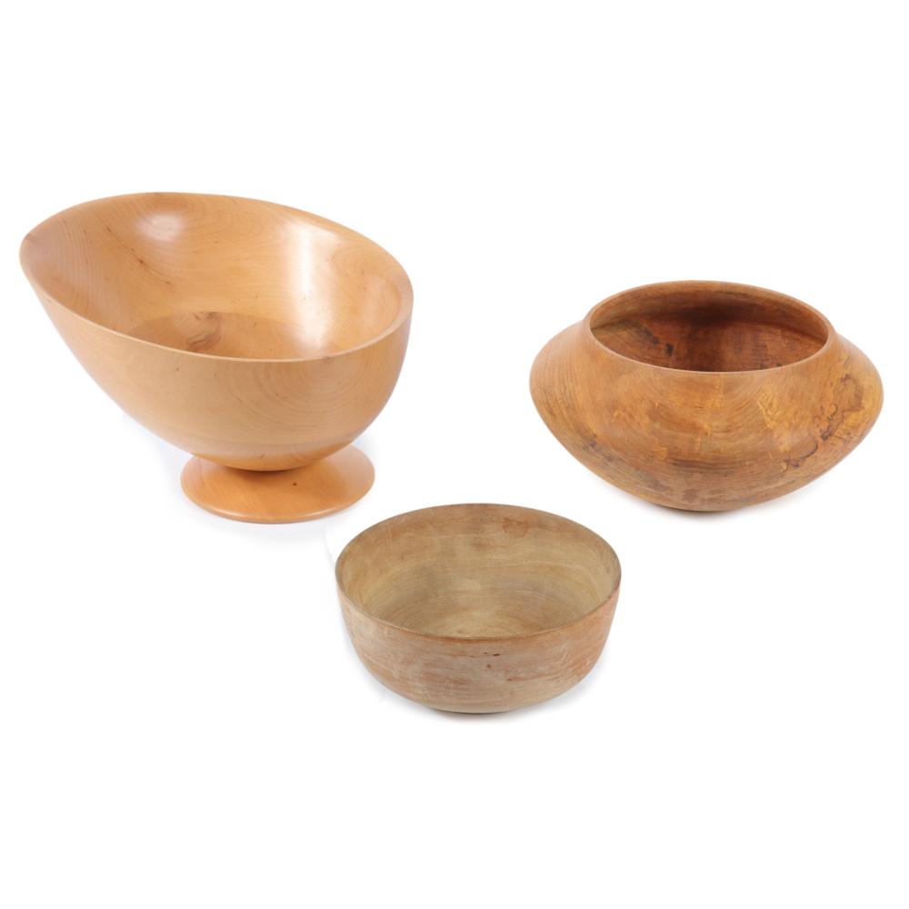 THREE TURNED WOOD BOWLS INCLUDING 2d8477