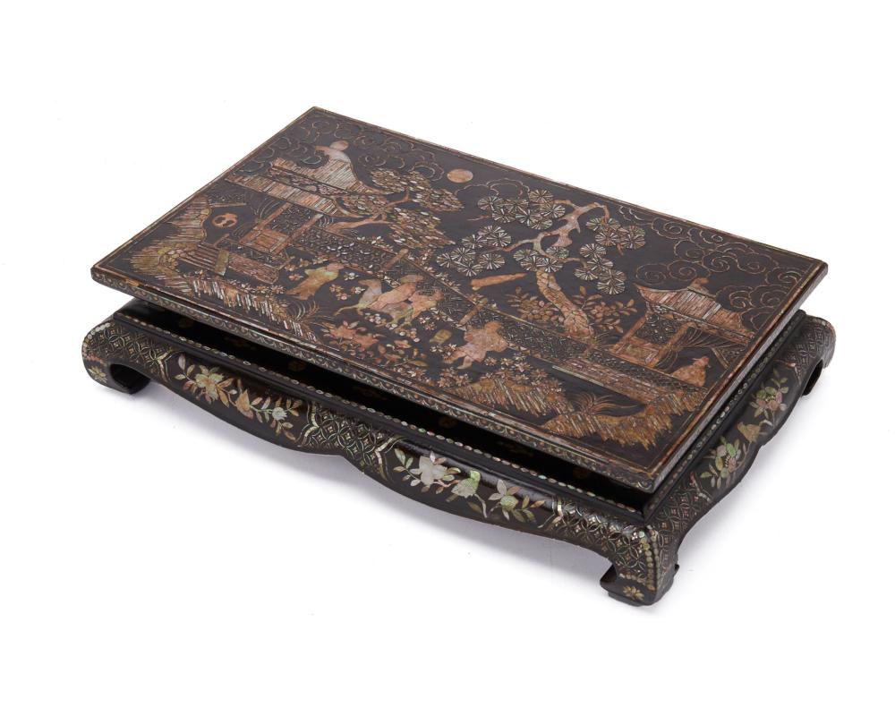 A CHINESE INLAID LACQUERED WOOD 2daffd