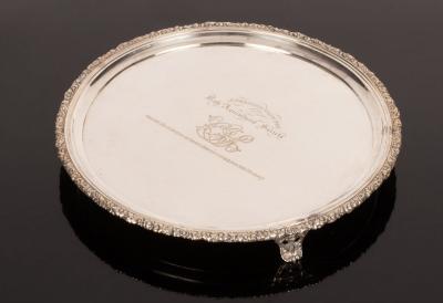 A George IV circular silver tray  2db07a