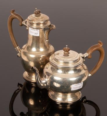 A George VI silver coffee pot and 2db0a7