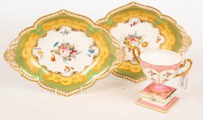 A pair of Royal Crown Derby shaped 2db841