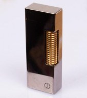 A Dunhill lighter, No. 35431, boxed
