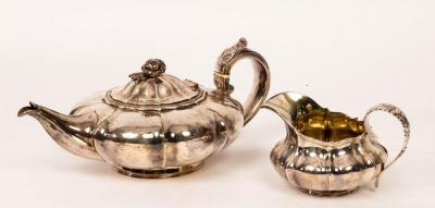 A George IV silver teapot and cream 2dc2de