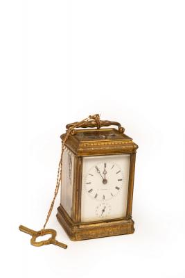 A gilt brass cased carriage clock 2dc4a2