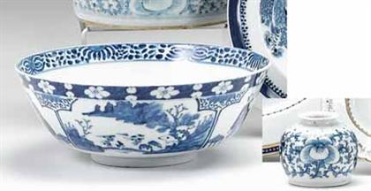Chinese export porcelain blue and white punch
