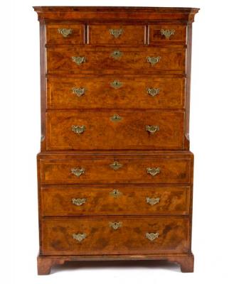 A George II walnut chest on chest  2de7c6