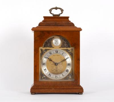 An Elliott mantel clock the dial 2de7d3