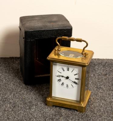 A gilt brass cased carriage clock  2de7da