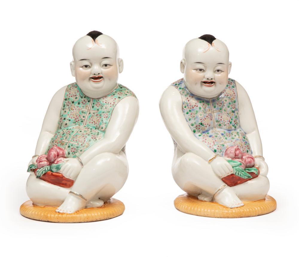 PAIR OF CHINESE FAMILLE ROSE PORCELAIN 2dece7
