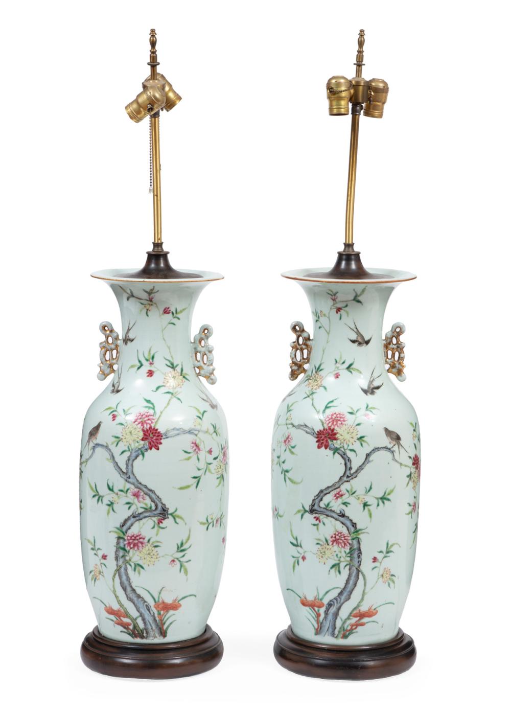 PAIR OF CHINESE FAMILLE ROSE PORCELAIN 2ded1d
