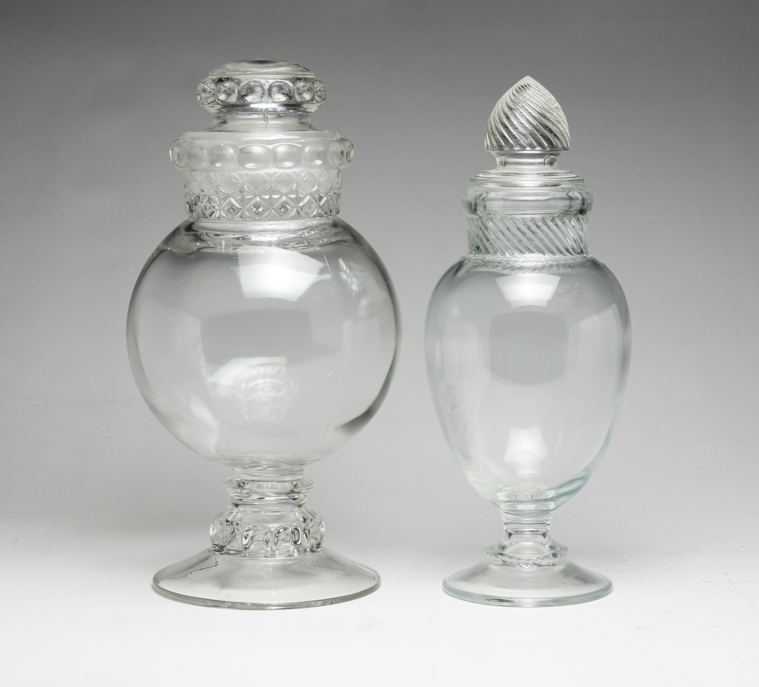 TWO AMERICAN FOOTED GLASS STORE 2dff49