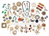 Large costume jewelry group to 2e05cf