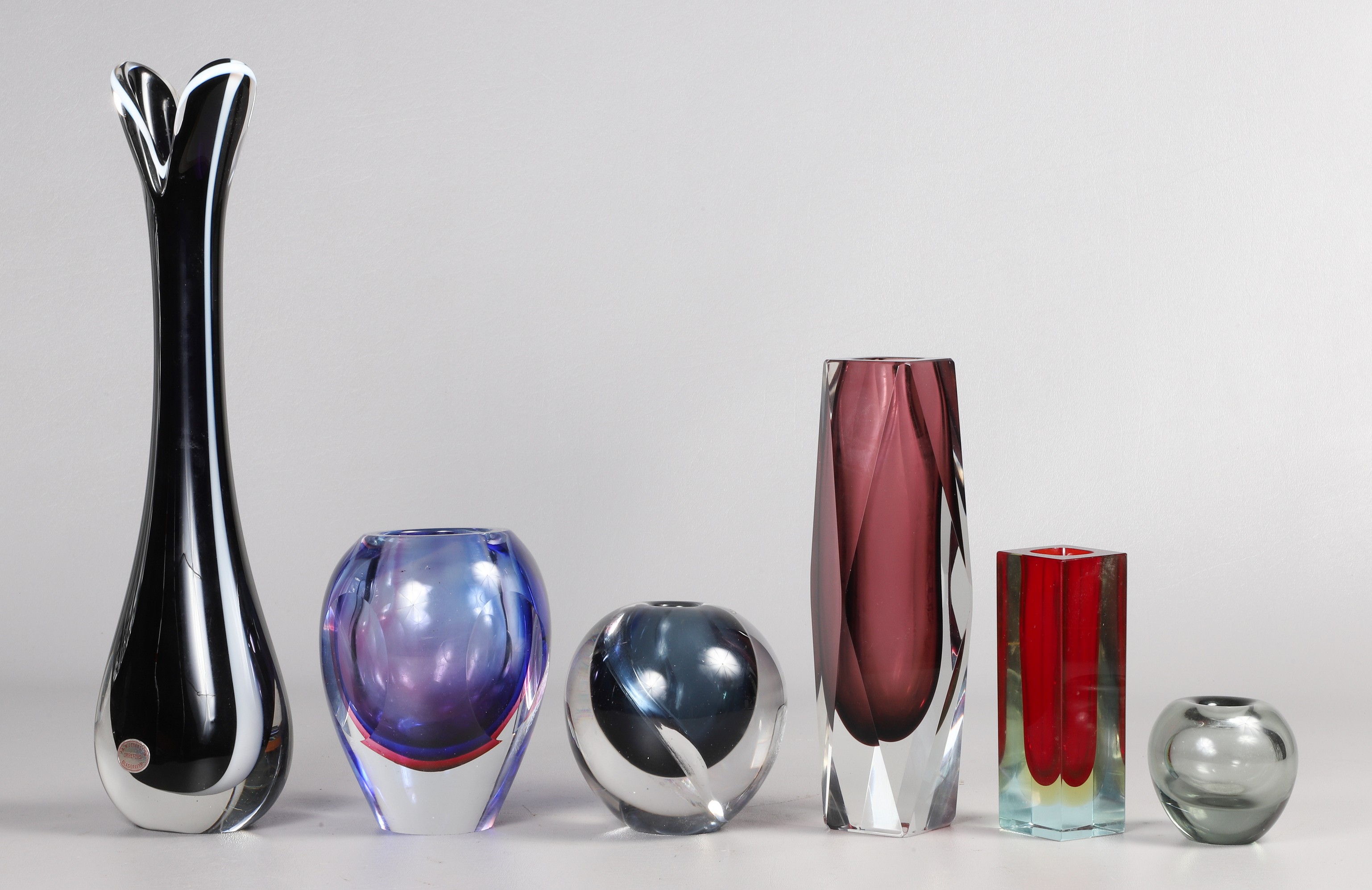  6 Art glass vases to include 2e07b3