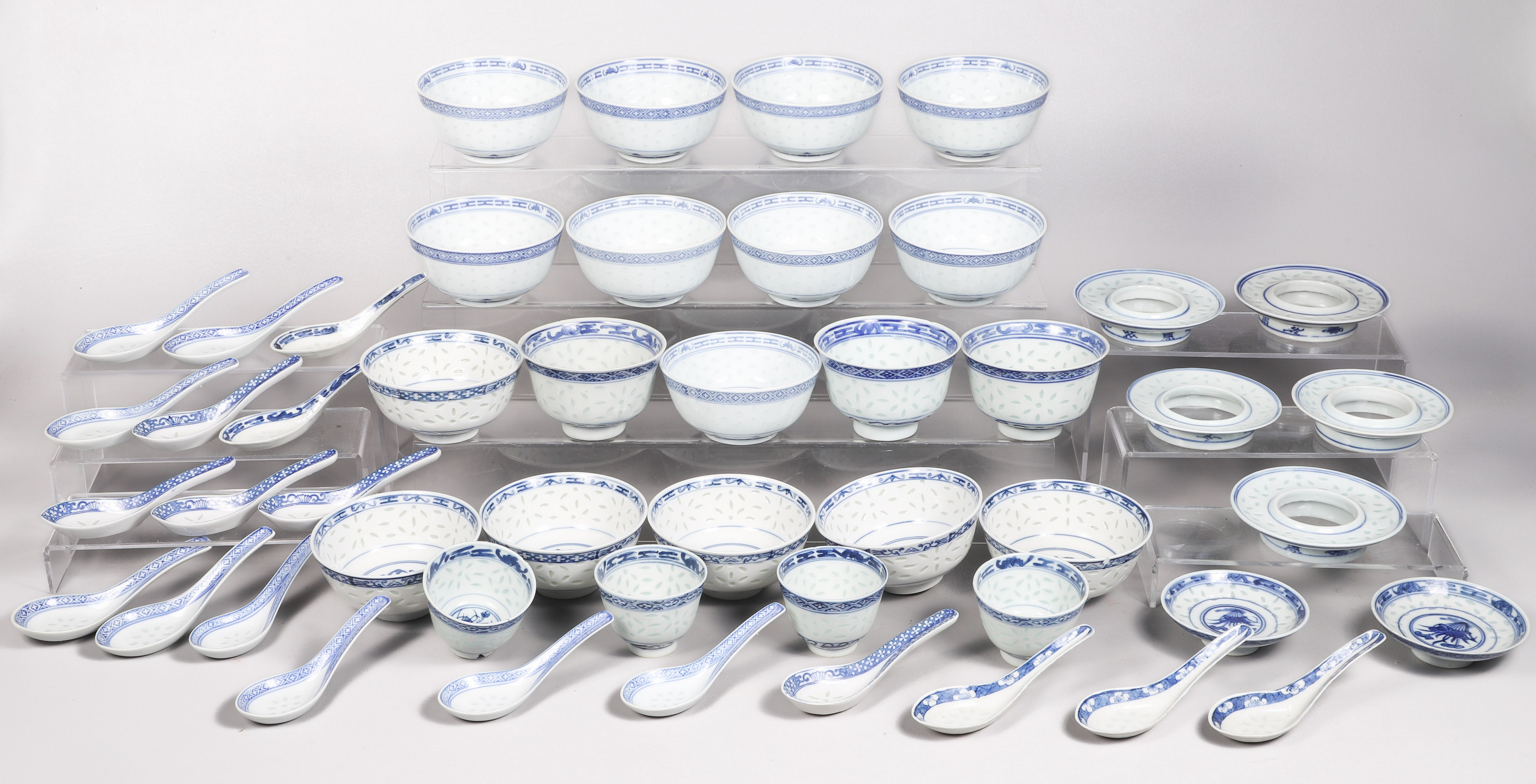 Asian riceware porcelain grouping 2e0cd5