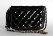 Patent leather Chanel purse  49874