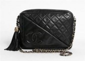 Chanel black quilted leather purse 49886
