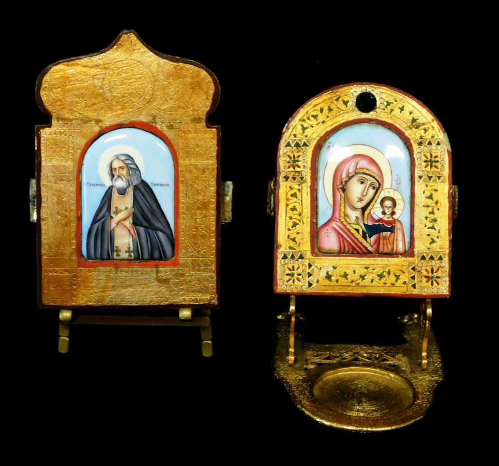 TWO HAND PAINTED RUSSIAN ICONS 2e26e9