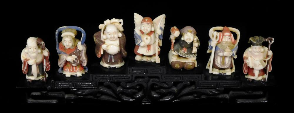 ASIAN SEVEN CARVED IVORY FIGURES 2e2734