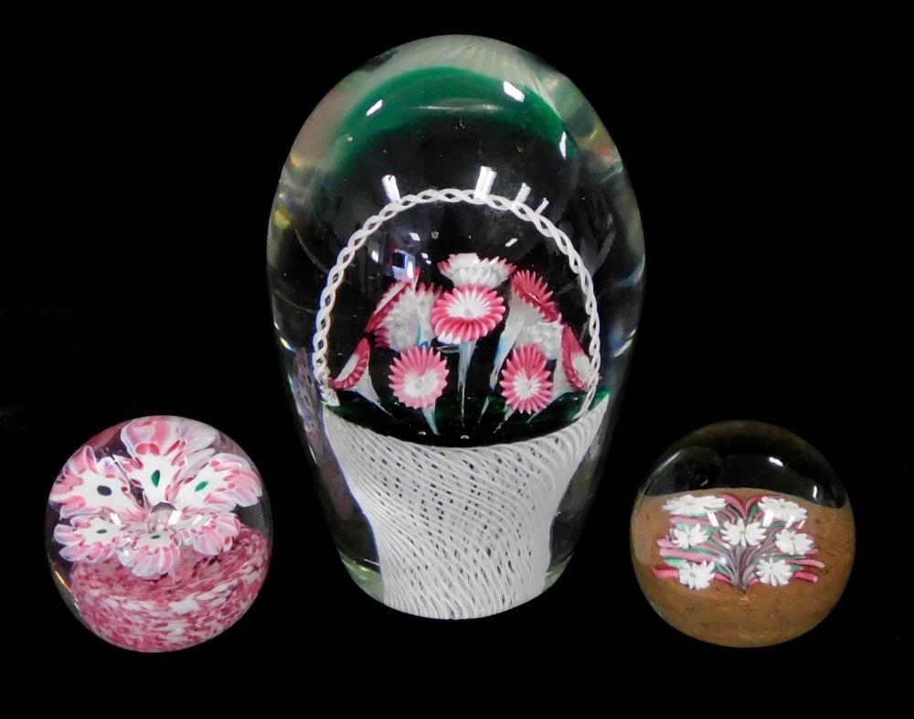 ART GLASS THREE CLEAR PAPERWEIGHTS 2e2844