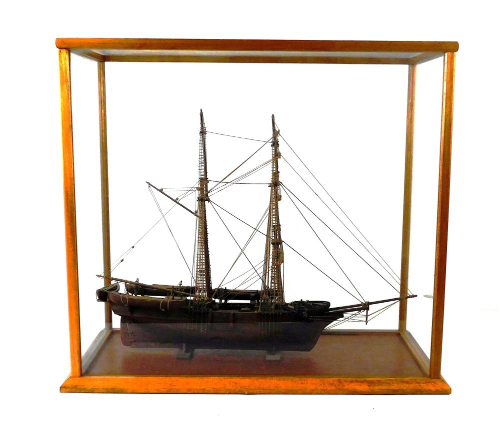 MODEL SHIP OF 19TH C WHALING BOAT  2e2bd1