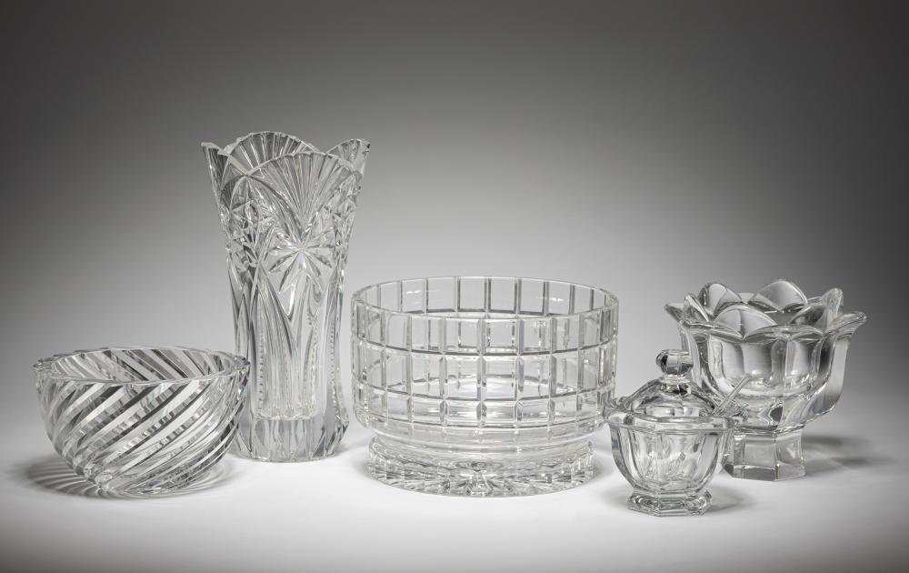 GROUP OF FIVE CRYSTAL TABLE ITEMSGroup